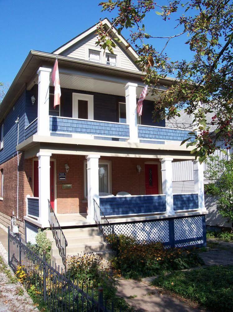 Bluecrest Bed And Breakfast Niagara Bagian luar foto