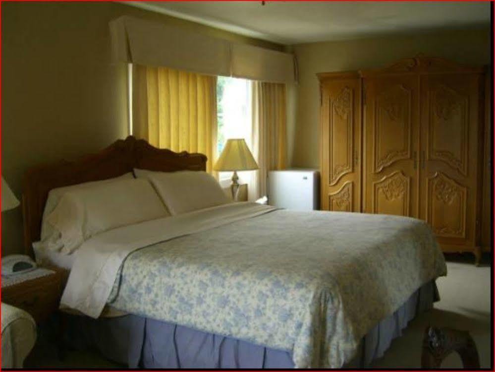 Bluecrest Bed And Breakfast Niagara Bagian luar foto